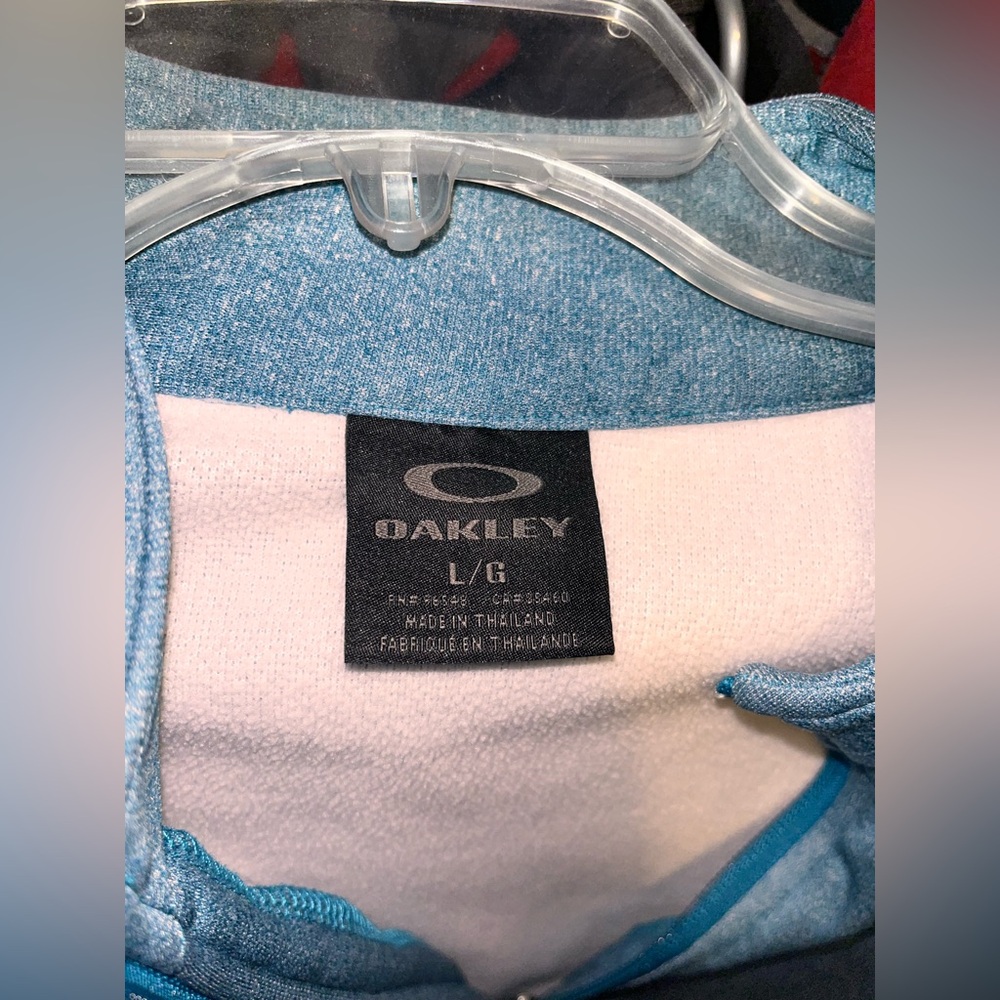 Oakley men’s long sleeve pull over